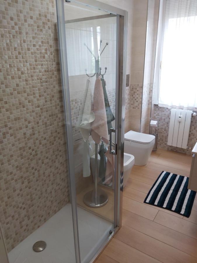 Le Rive Apartment เดเซนซาโนเดลการ์ดา ภายนอก รูปภาพ