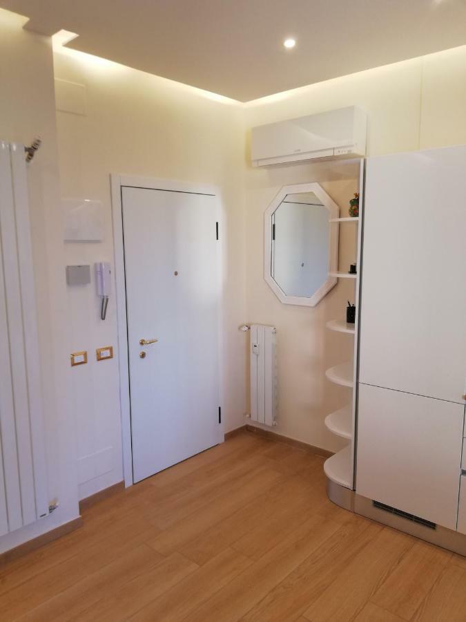 Le Rive Apartment เดเซนซาโนเดลการ์ดา ภายนอก รูปภาพ