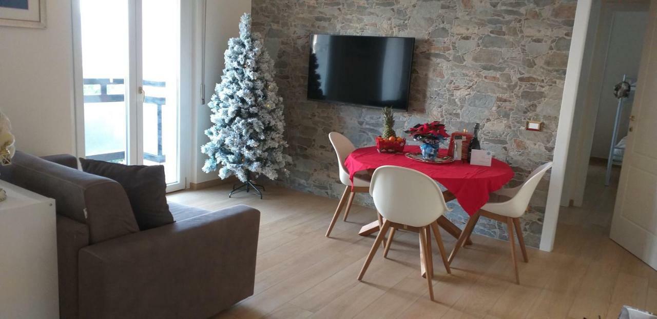 Le Rive Apartment เดเซนซาโนเดลการ์ดา ภายนอก รูปภาพ
